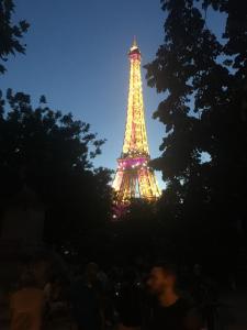 Loft 2 BR Loft Effeil tower AC by LCC Agency