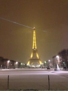 Loft 2 BR Loft Effeil tower AC by LCC Agency