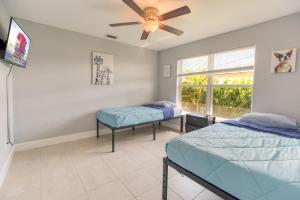 Accessible, Canal Front Property, with SWIM SPA