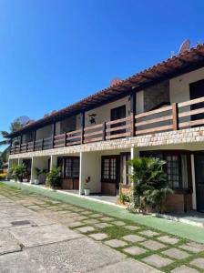 Casa duplex em condomínio