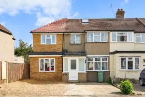 Entire Beautiful & Spacious House in London - Upminster