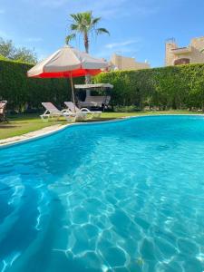 فيلا بحمام سباحة مارينا 6 الساحل الشمالي العلمين