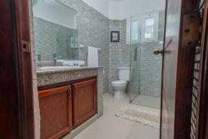 Beachside Hideaway 2BR 2B Apt w Pool Balcony And Elevator