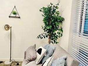 Luxury Ashford Home in secure neighbourhood with Free Parking