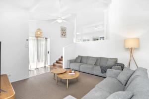 Pet friendly Seaside Family Escape, 11 Navala Ave - Air Con & Wi-Fi