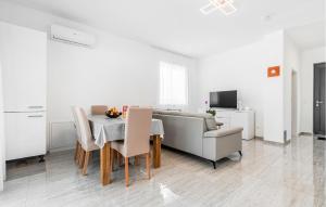 Cozy Apartment In Nedescina