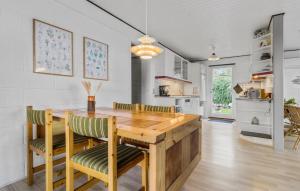 3 Bedroom Awesome Home In Ebeltoft