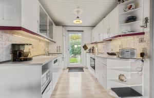 3 Bedroom Awesome Home In Ebeltoft