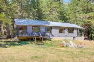 Contact Mountain Hideaway with Views and Porches! - Contact