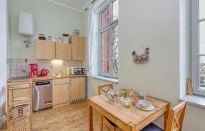 Cozy Apartment In Krakow Am See