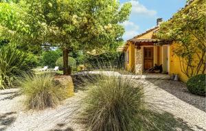 Maisons de vacances Cozy Home In Pernes Les Fontaines : photos des chambres