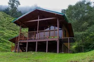 Entre Árboles Lodge - División