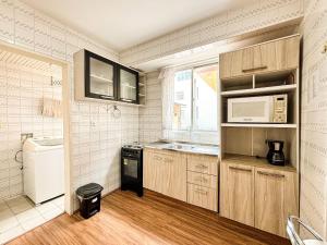 Apê Espaçoso, AC | 300m Praia de Canasvieiras