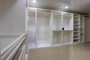 10 minutes from beach Villa with Pool