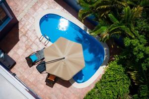 10 minutes from beach Villa with Pool