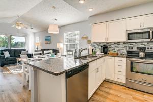 Resort Amenity Access Chic Myrtle Beach Condo!