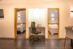 Modern Central Apt Laureles Medellin With 3 ACs