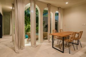 Villa Joonam - Free Gym, Sauna & Pool - Canggu Luxury 2BR Villa