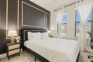 Lux 1B w Pool Near Toyota HQ The Star Legacy West 2119 - 本殖民地