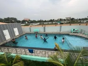 King Farmhouse with Pool, Lawn, & Gazebo, Book Now! - Alūr