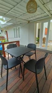 Villa Avni, a beach side family retreat, Homestay