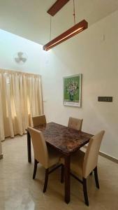 Villa Avni, a beach side family retreat, Homestay