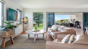 Jones Waterfront Beach Escape