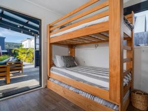 Sunny Hideaway - Whangamata Holiday Home