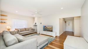 198 Escape - 200m To Waterfront