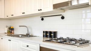 198 Escape - 200m To Waterfront