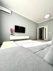 -Daniels Suit -Close to Magic City and Chorsu Bazar - Chilanzar