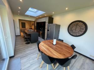 LFA - 11801 - Coin de verdure non loin du centre