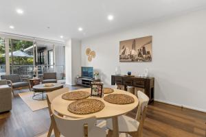 Modern Nomads Southbank Stunning 2 Bedroom Apt with Carpark