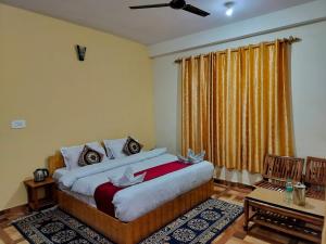 Night in Pardise Hotel Manali