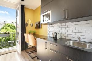 YAYS Paris Zola by Numa