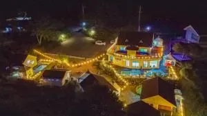 Dengdeng Pool Villa Pension - 巨济