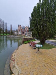 B&B / Chambres d'hotes Chateau de Quesmy : photos des chambres