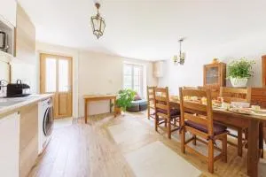 L'Arverne du Rocher - Maison vue montagne - Massanges