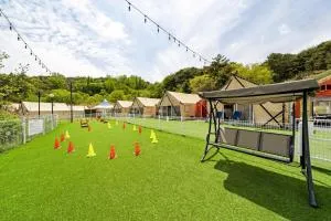 Cheongdo Shinnanda Aegyeon Glamping - Miryang