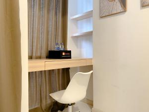 Restful and Good Deal Studio at Tokyo Riverside PIK 2 Apartment By Travelio