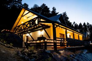 Bieszczadzkie Tarasy - Domki z Jacuzzi na wyłaczność