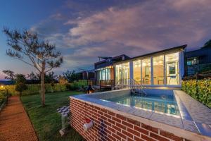 Yeoncheon Bowbow Aegyeon Pension