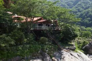 Hadong Nuran Garden Pension - Kang-dong