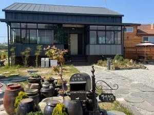 Buyeo Eoksae Jeongwon Pension - Cheongyang