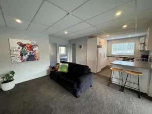 Colourful Country Escape - Breakfast Included - Omokoroa