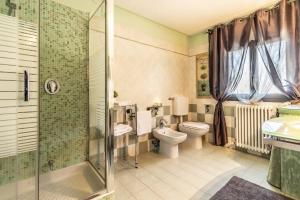 Double Room with Shared Bathroom - Split Level