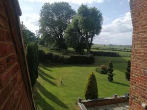 Intimate flat with free parking