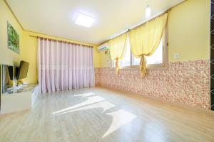 Sokcho Santolini Pension