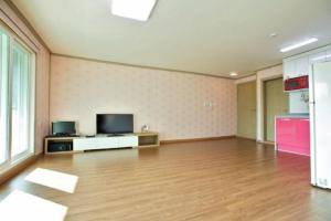 Hwacheon Myeongjiryeong Valley Pension