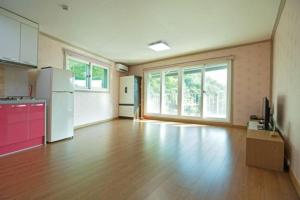 Hwacheon Myeongjiryeong Valley Pension